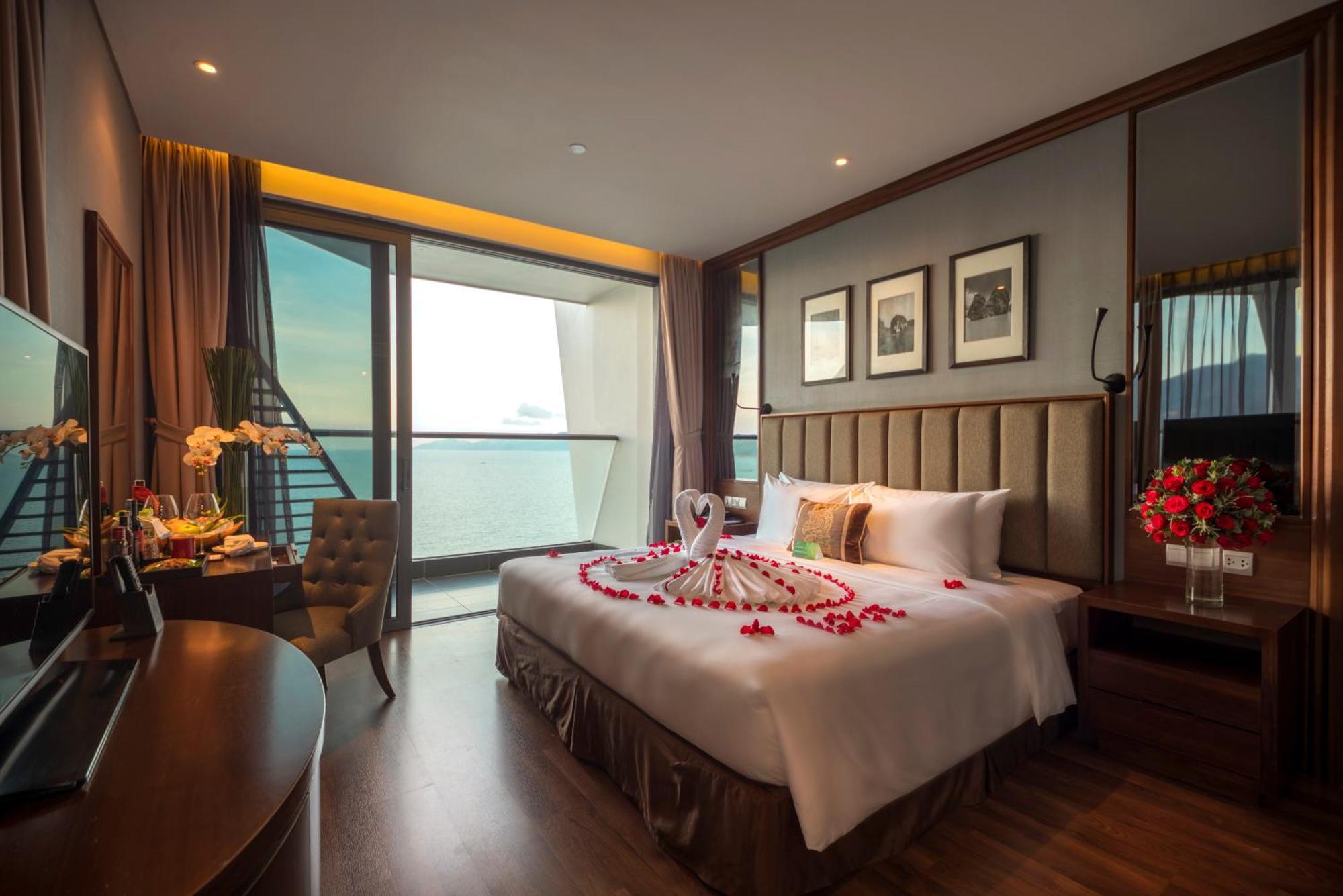 Boton Blue Hotel & Spa Nha Trang Exterior photo